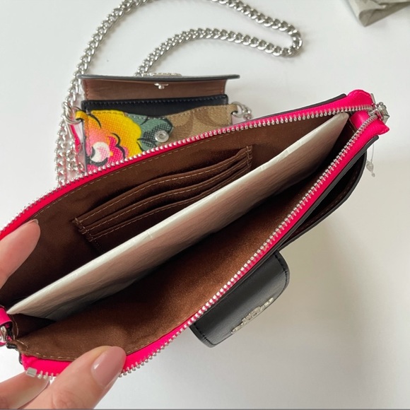 COACH POPPY CROSSBODY IN SIGNATURE CANVAS - Picture 6 of 7